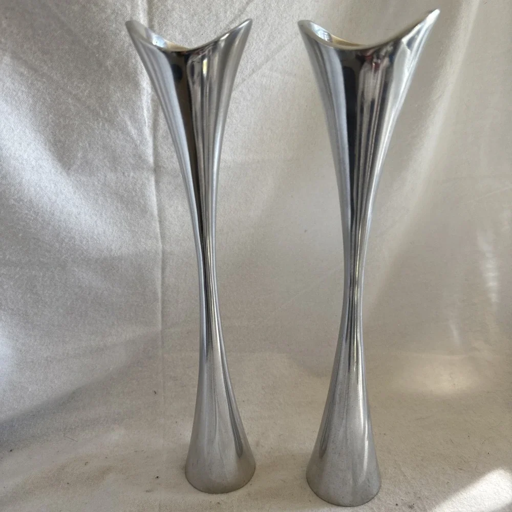 Nambre Heritage Curve Modernist Candlesticks by Lisa Smith Clean Lines 11